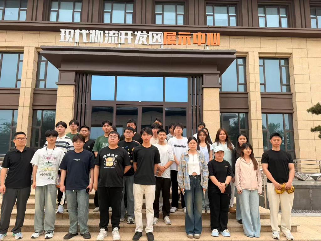 公司开展“鹤院学子看鹤企·数智融...